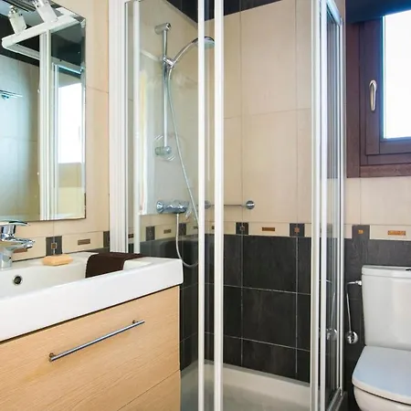 Sleeps 4 Pool Wifi Katsarata