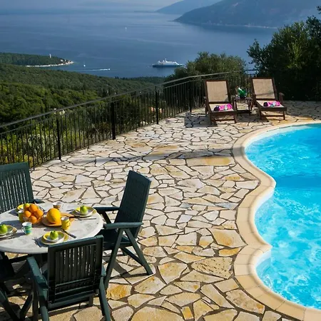 Вилла Sleeps 4 Pool Wifi