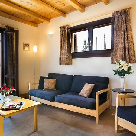 Sleeps 4 Pool Wifi