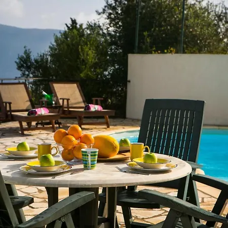 Sleeps 4 Pool Wifi
