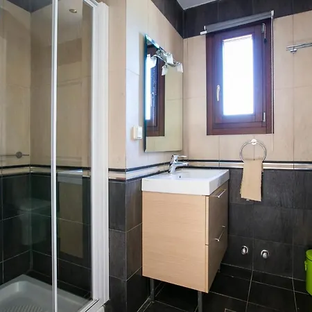 Sleeps 4 Pool Wifi Вилла *