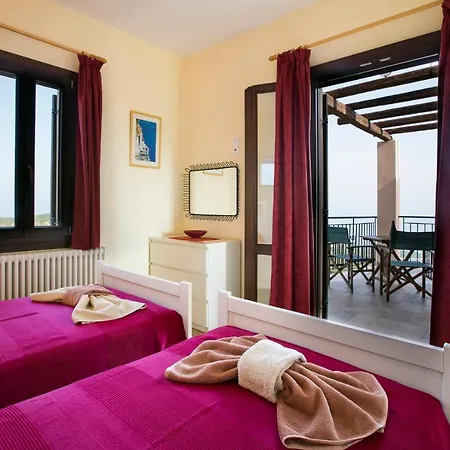 Вилла Sleeps 4 Pool Wifi *