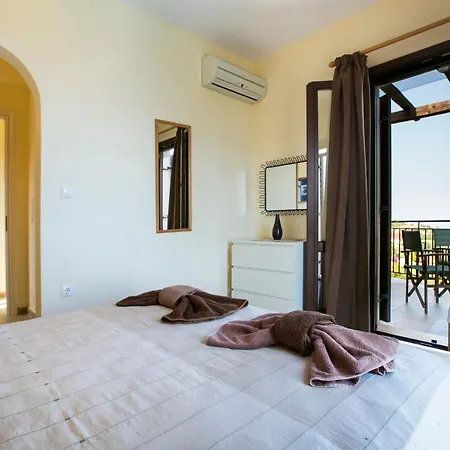 Вилла Sleeps 4 Pool Wifi